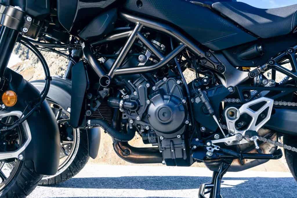 2023 Yamaha Niken GT engine