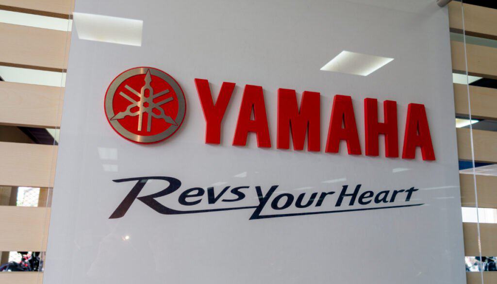 Yamaha Revs your heart store sign