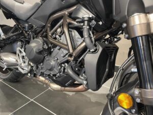 Yamaha-Niken-GT-engine-radiator